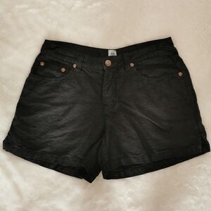 Dylan 80% Linen 5-Pocket Mid-Rise 4" Shorts in Black - Sz 6